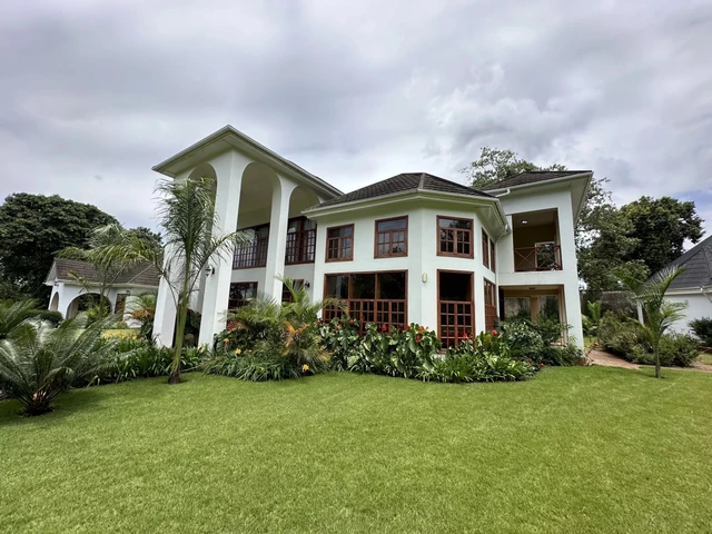 Arusha Farm House · 外观与环境
