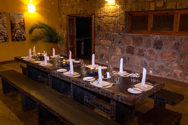 Ruzizi Tented Lodge · 餐厅与用餐环境