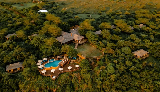 Escarpment Luxury Lodge Manyara · 外观与环境