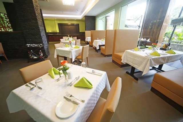 Best Western Premier Garden Hotel · 餐厅与用餐环境