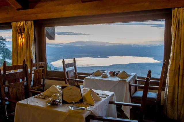Ngorongoro Serena Safari Lodge · 餐厅与用餐环境