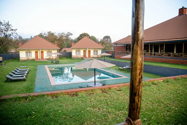 Karatu Villas Lodge · 泳池