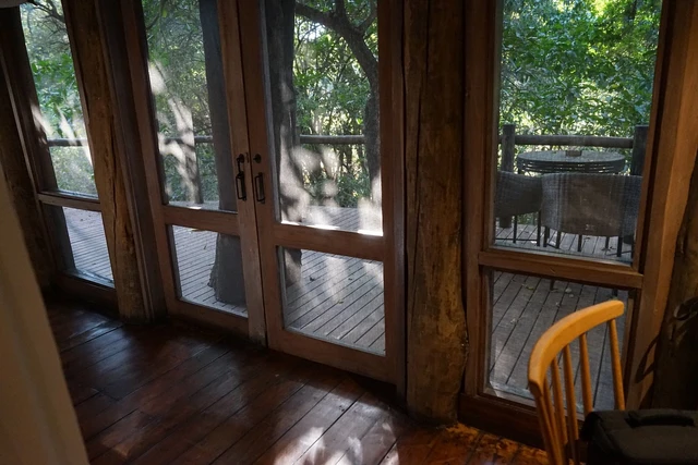 &Beyond Lake Manyara Tree Lodge · 露台与景观