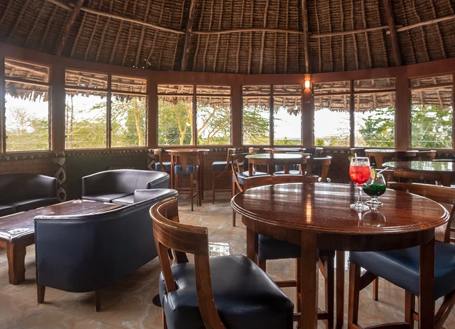 Comfort Gardens Sweetwaters, Nanyuki · 餐厅与用餐环境
