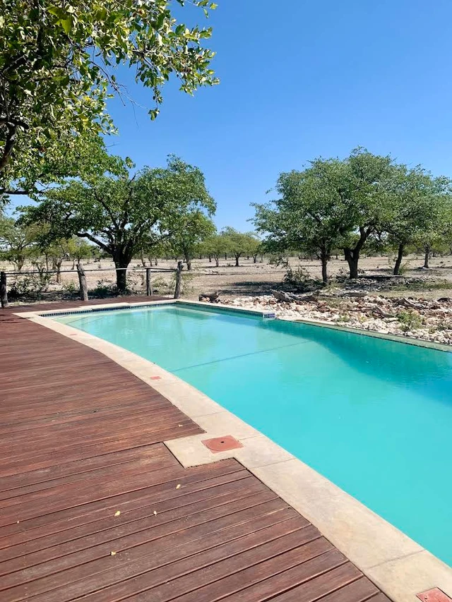Etosha Oberland Lodge · 泳池