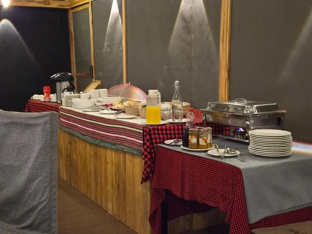 Ang'ata Tarangire Camp · 餐厅与用餐环境