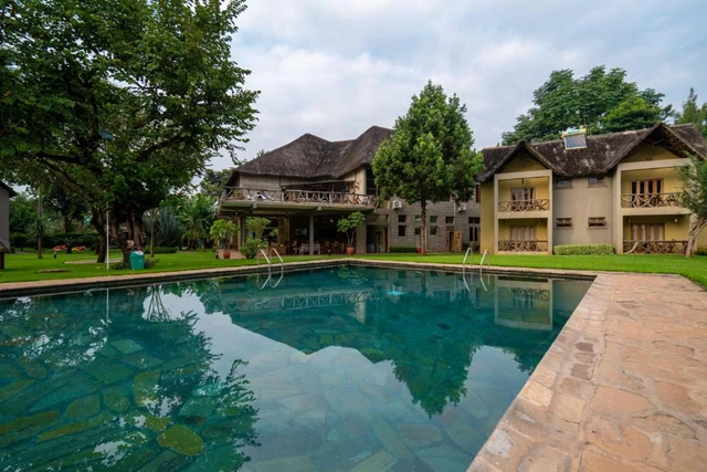 Weru Weru River Lodge · 泳池
