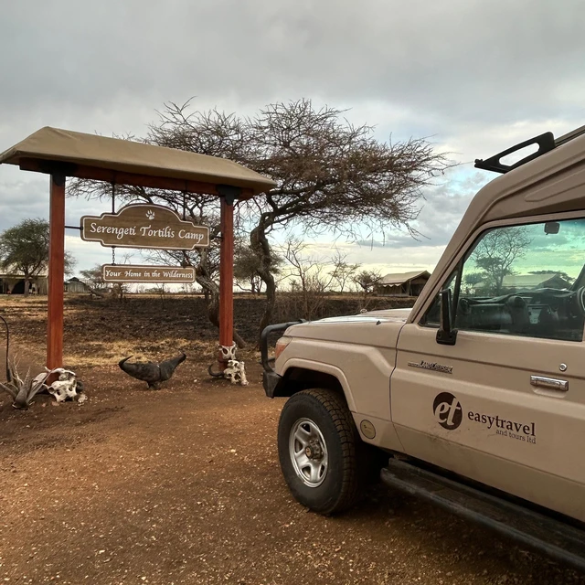 Serengeti Tortilis Camp · 外观与环境