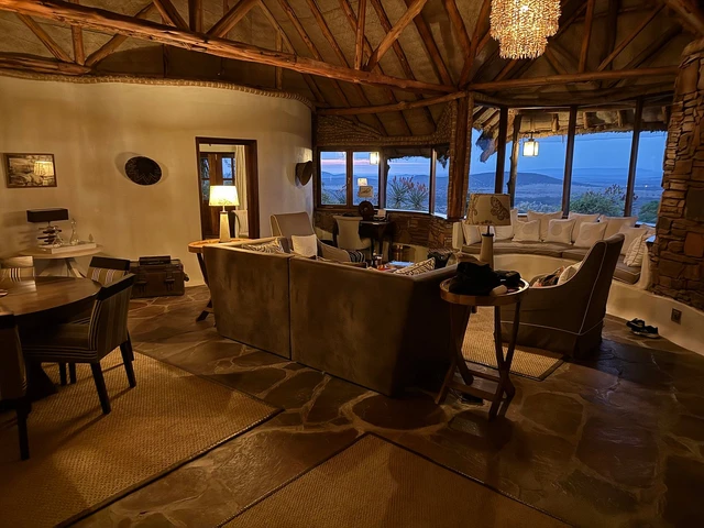 Olarro Lodge · 餐厅与用餐环境