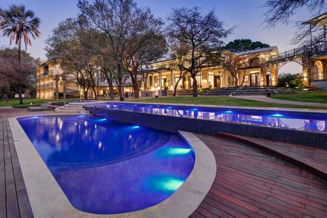 The Palm River Hotel · 外观与环境