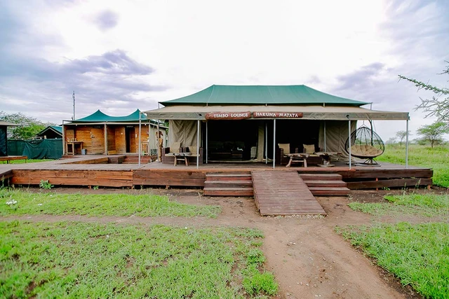 Central Serengeti Luxury Camp · 餐厅与用餐环境