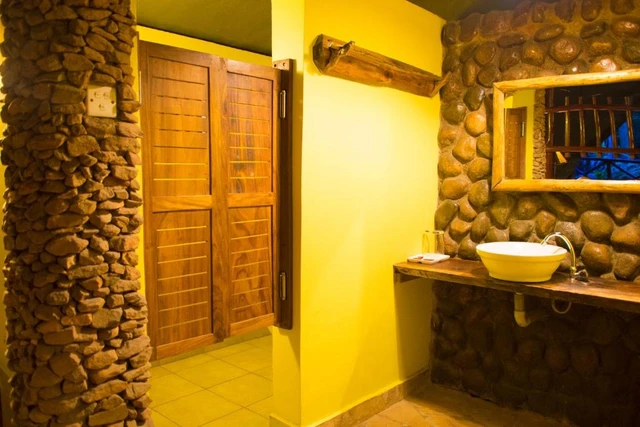 Kibale Forest Camp · 浴室