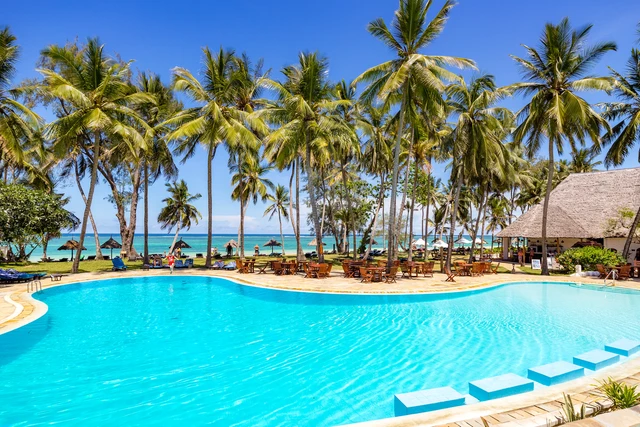 Diani Sea Lodge · 泳池