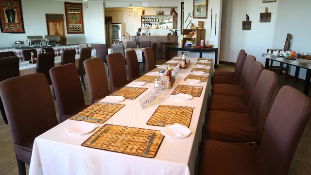 Ngorongoro Wild Camp · 餐厅与用餐环境