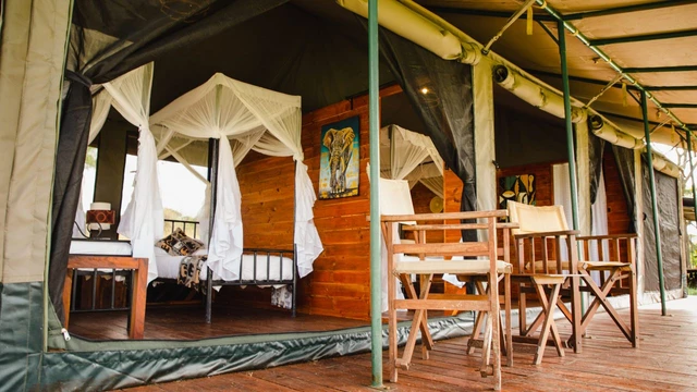 Kenzan Central Tented Camp · 露台与景观