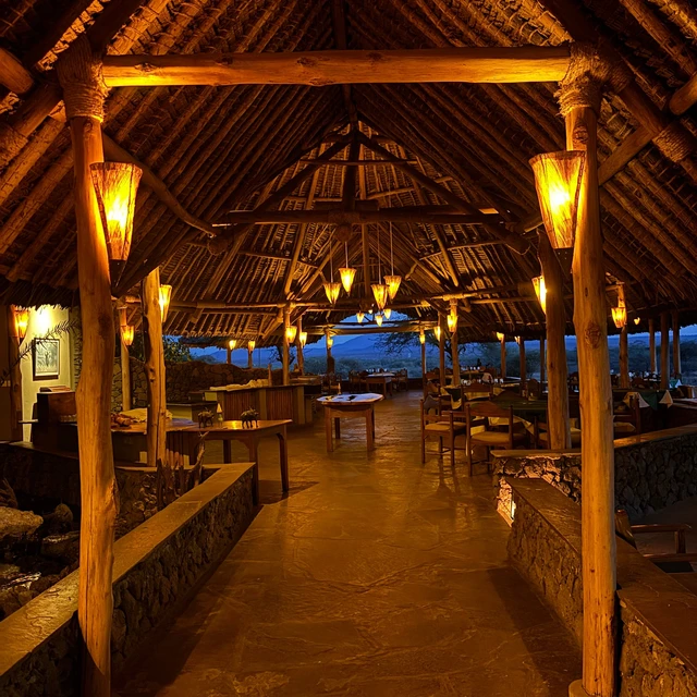 Severin Safari Camp · 餐厅与用餐环境