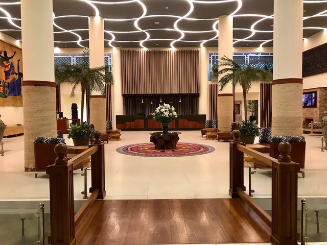 Mövenpick Hotel & Residences Nairobi · 大堂
