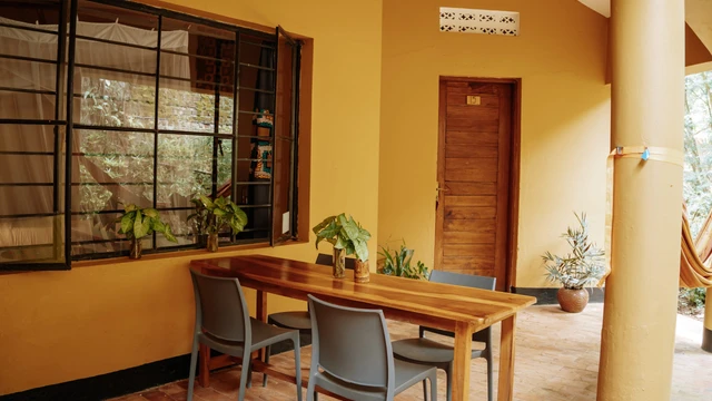 ViaVia Entebbe Guesthouse · 露台与景观