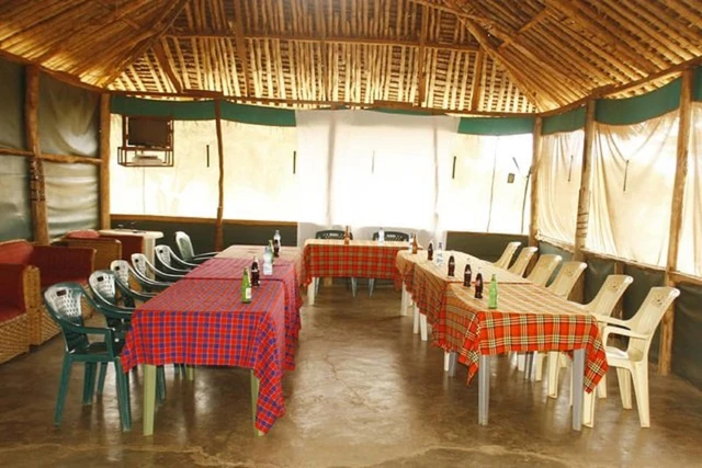 kimana amboseli · 餐厅与用餐环境