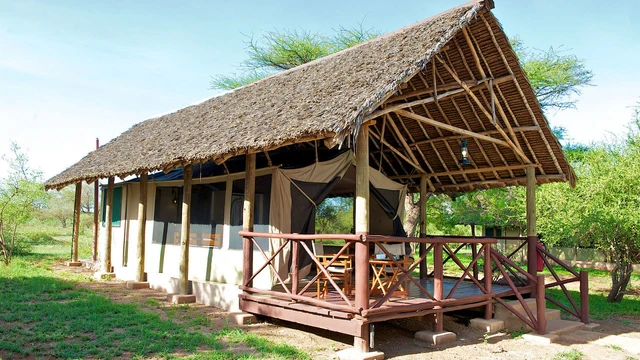 Voyager Ziwani Tented Camp · 外观与环境
