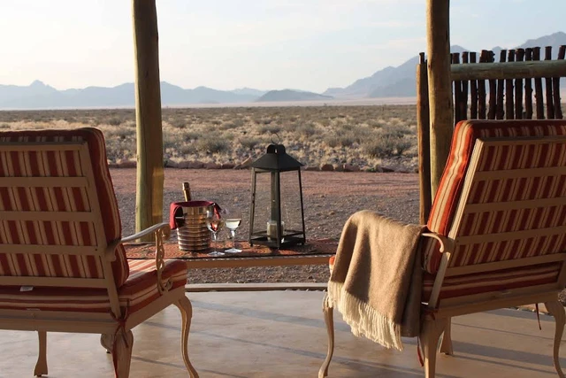 Hoodia Desert Lodge · 露台与景观