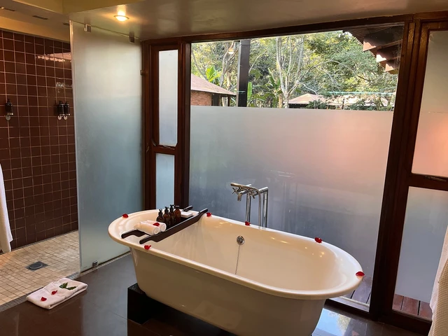 Arusha Coffee Lodge · 浴室