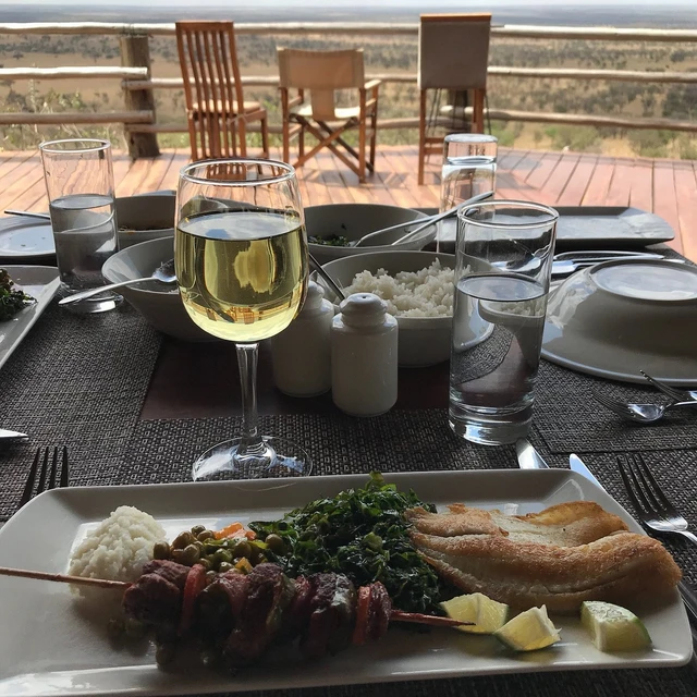 Kubu Kubu Tented Lodge · 餐厅与用餐环境