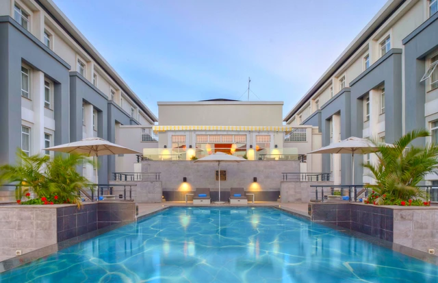 Eka Hotel Nairobi · 泳池