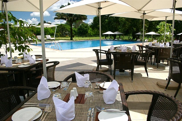 Mount Meru Hotel · 餐厅与用餐环境
