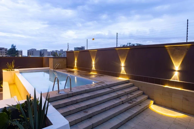 Kozi Suites · 泳池
