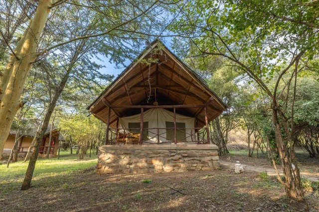 Sentrim Mara Lodge · 外观与环境