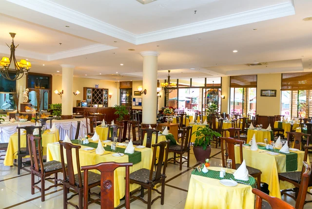 Kibo Palace Hotel · 餐厅与用餐环境