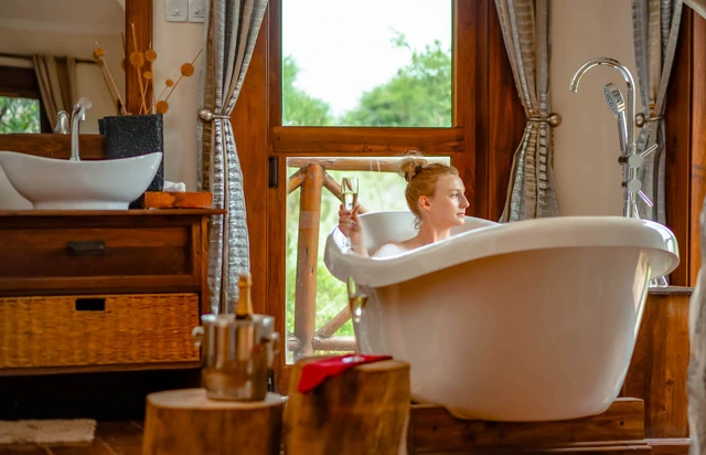Escarpment Luxury Lodge Manyara · 浴室