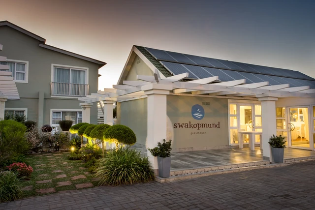 Swakopmund Guesthouse · 外观与环境
