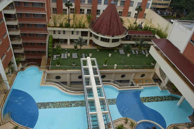 Mövenpick Hotel & Residences Nairobi · 泳池