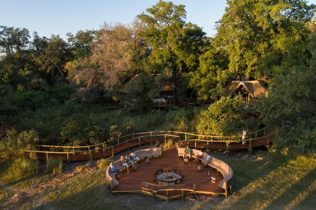 Camp Moremi · 外观与环境
