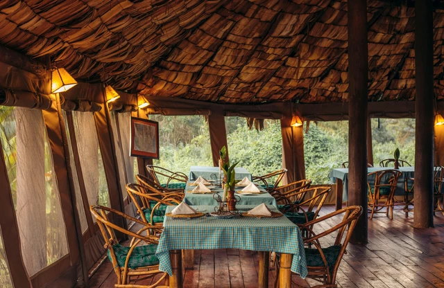 Crater Forest Tented Camp · 餐厅与用餐环境