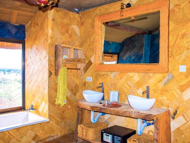 Serengeti Safari Lodge · 浴室