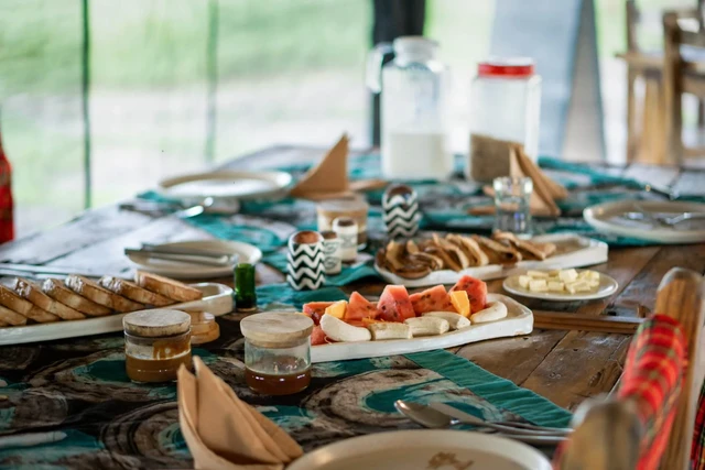 Mawe Tented Camp · 餐厅与用餐环境