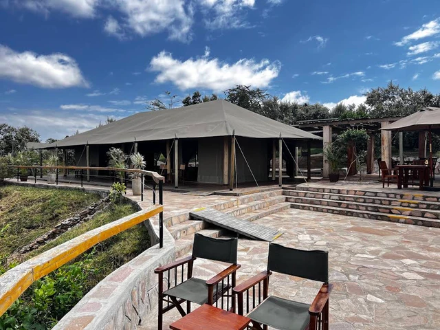 Mara Elatia Camp · 露台与景观