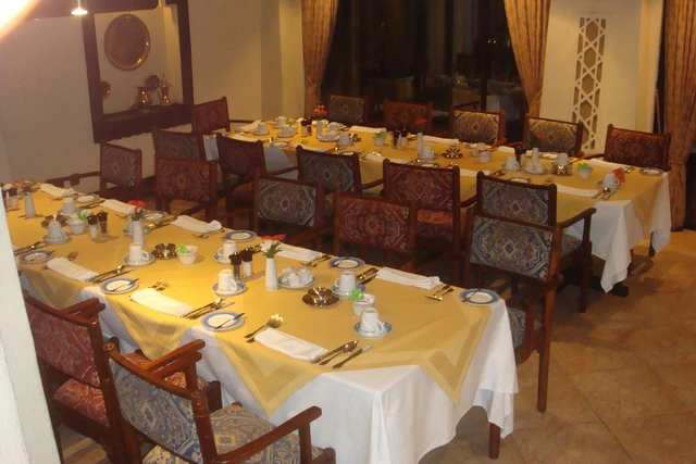 Nairobi Serena Hotel · 餐厅与用餐环境