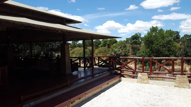 Ashnil Mara Camp · 外观与环境