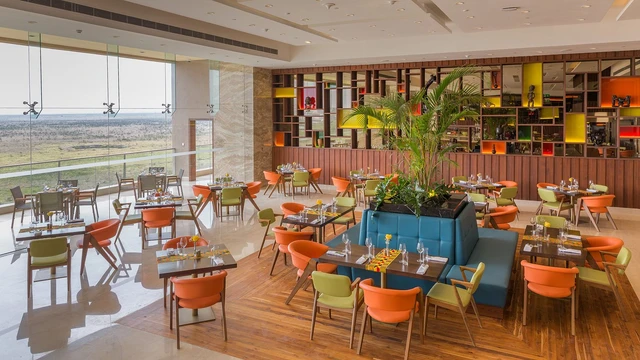 Emara Ole-Sereni · 餐厅与用餐环境