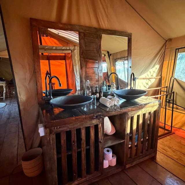 Baobab Tented Camp · 浴室