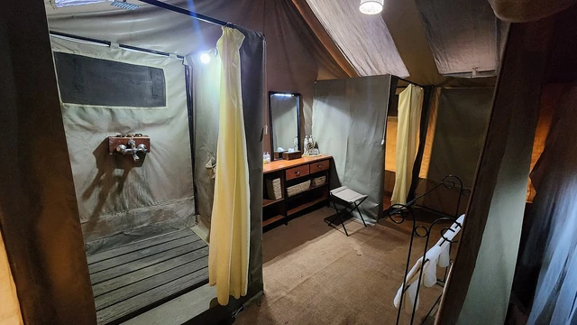 ThornTree Camp · 浴室