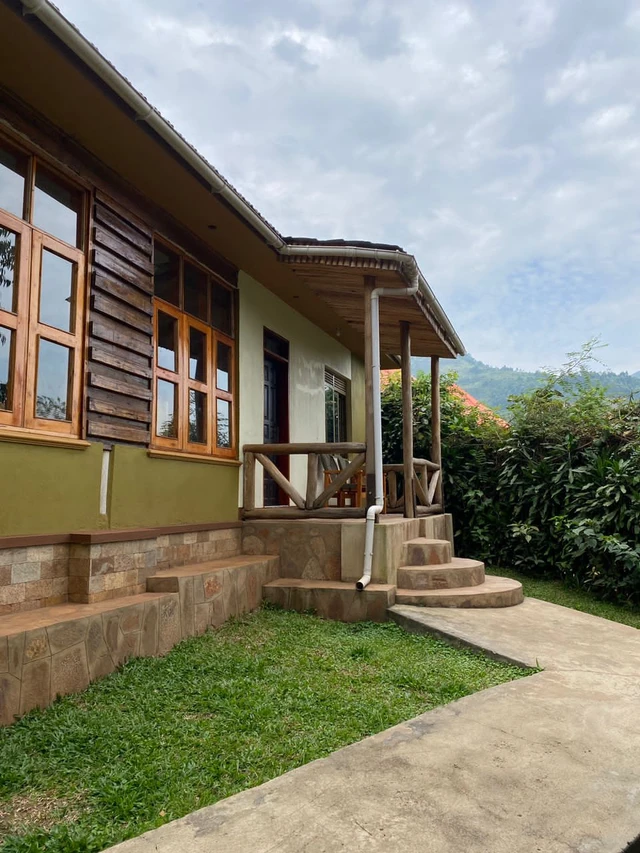 Gorilla Bluff Lodge · 外观与环境