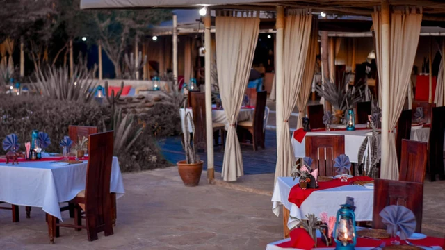 Zebra Plains Mara Camp · 餐厅与用餐环境