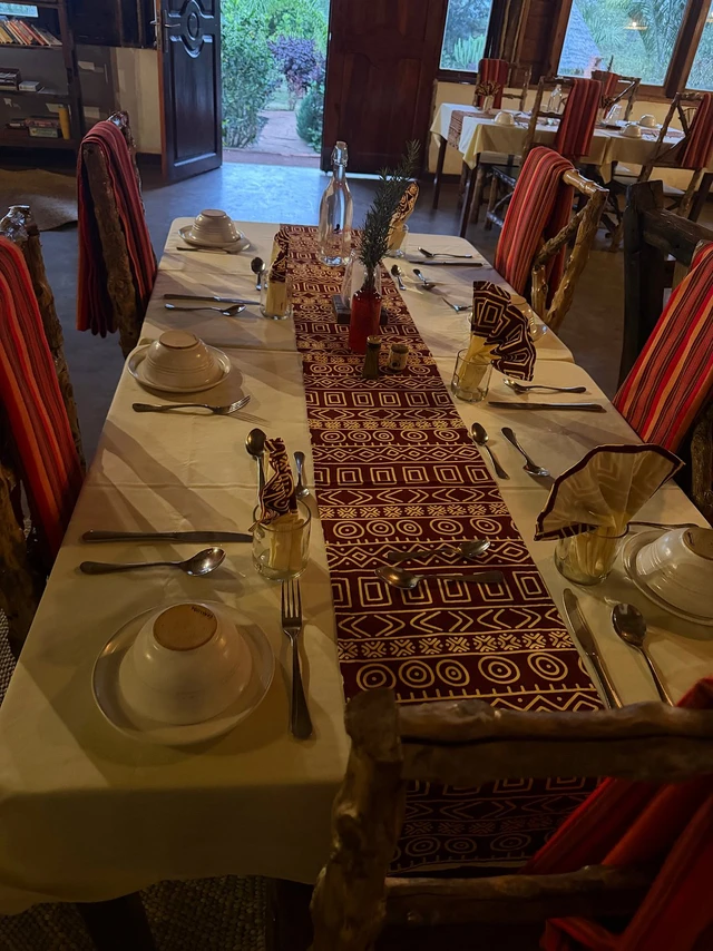 Karatu Tented Lodge · 餐厅与用餐环境