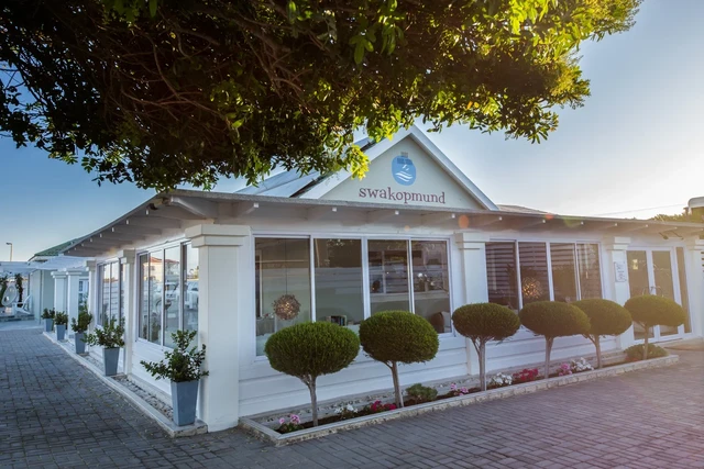 Swakopmund Guesthouse · 外观与环境