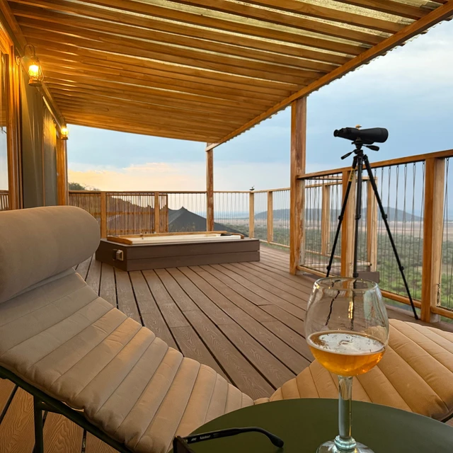 Neptune Serengeti Luxury Tented Camp · 露台与景观